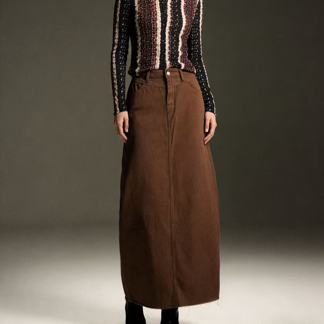 Women's maxi skirt in modern cut with fringed details Lisslune