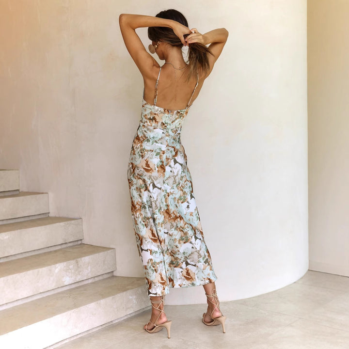 Women's maxi dress with elegant floral design