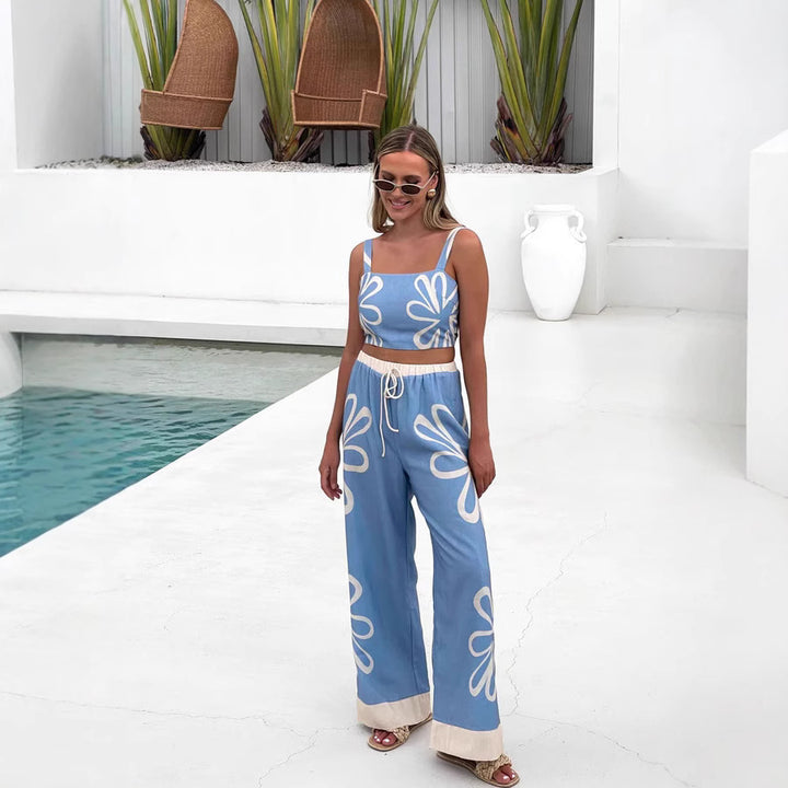 Ladies leisure top and wide-cut trousers with floral pattern Lune London