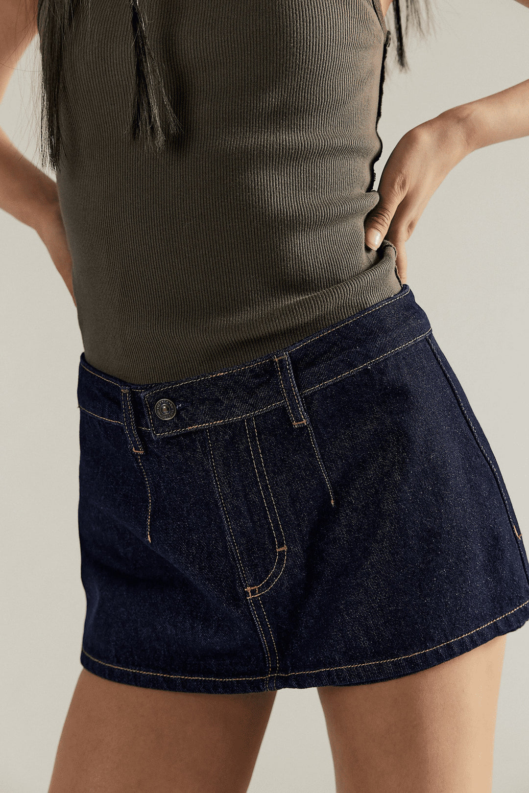 Women's denim mini skirt with frayed hem and casual fit Lisslune