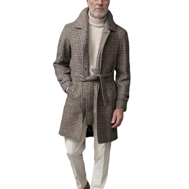 Men's fashionable trench coat with practical pockets and modern cut Lisslune