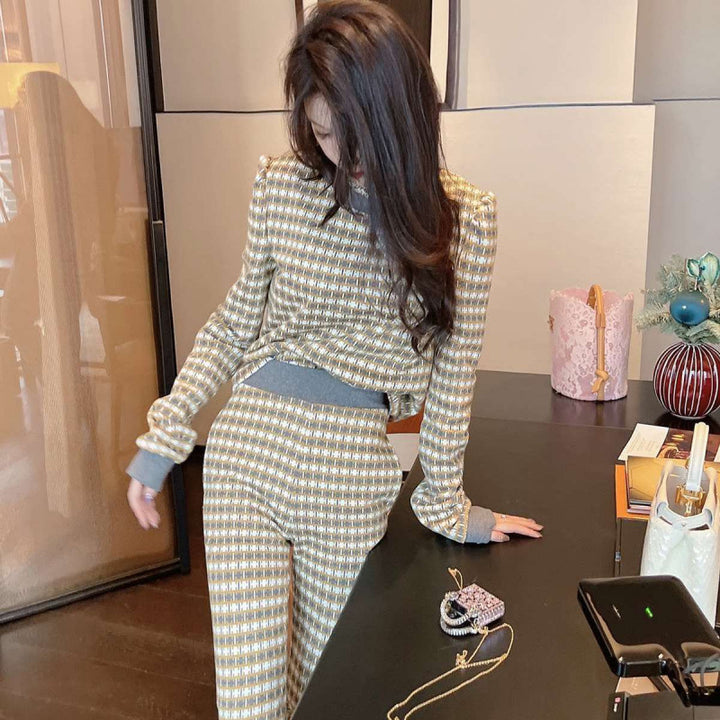 Ladies stylish comfortable lounge set with modern plaid pattern and loose fit Lisslune