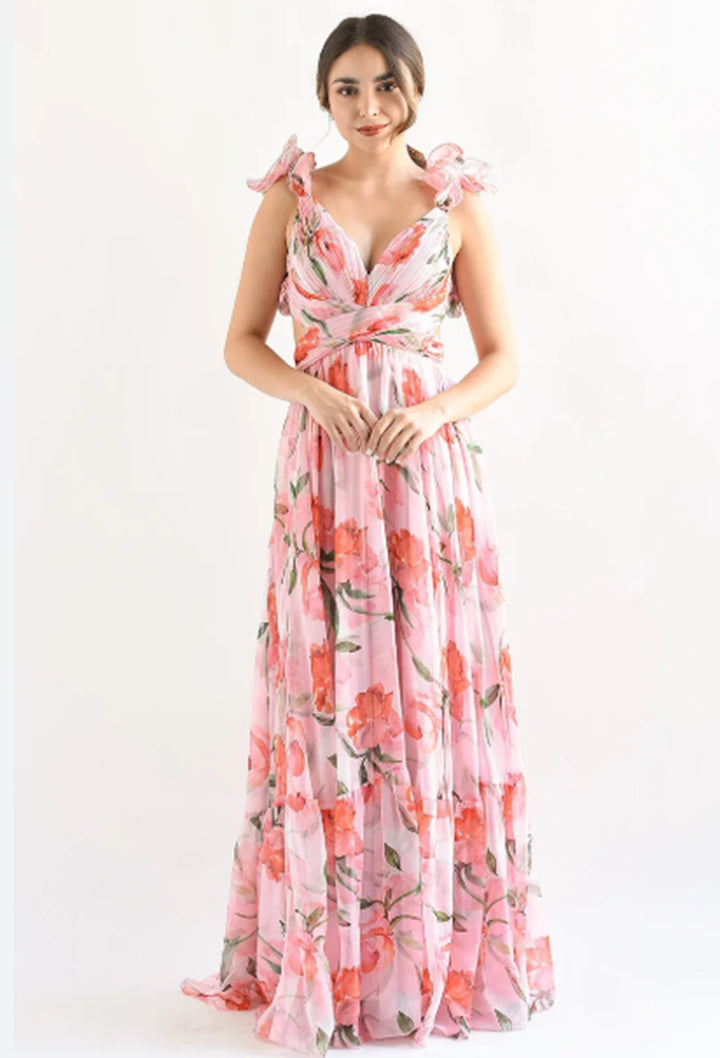 Women's maxi dress in romantic vintage style with a flowing skirt and ruffle details