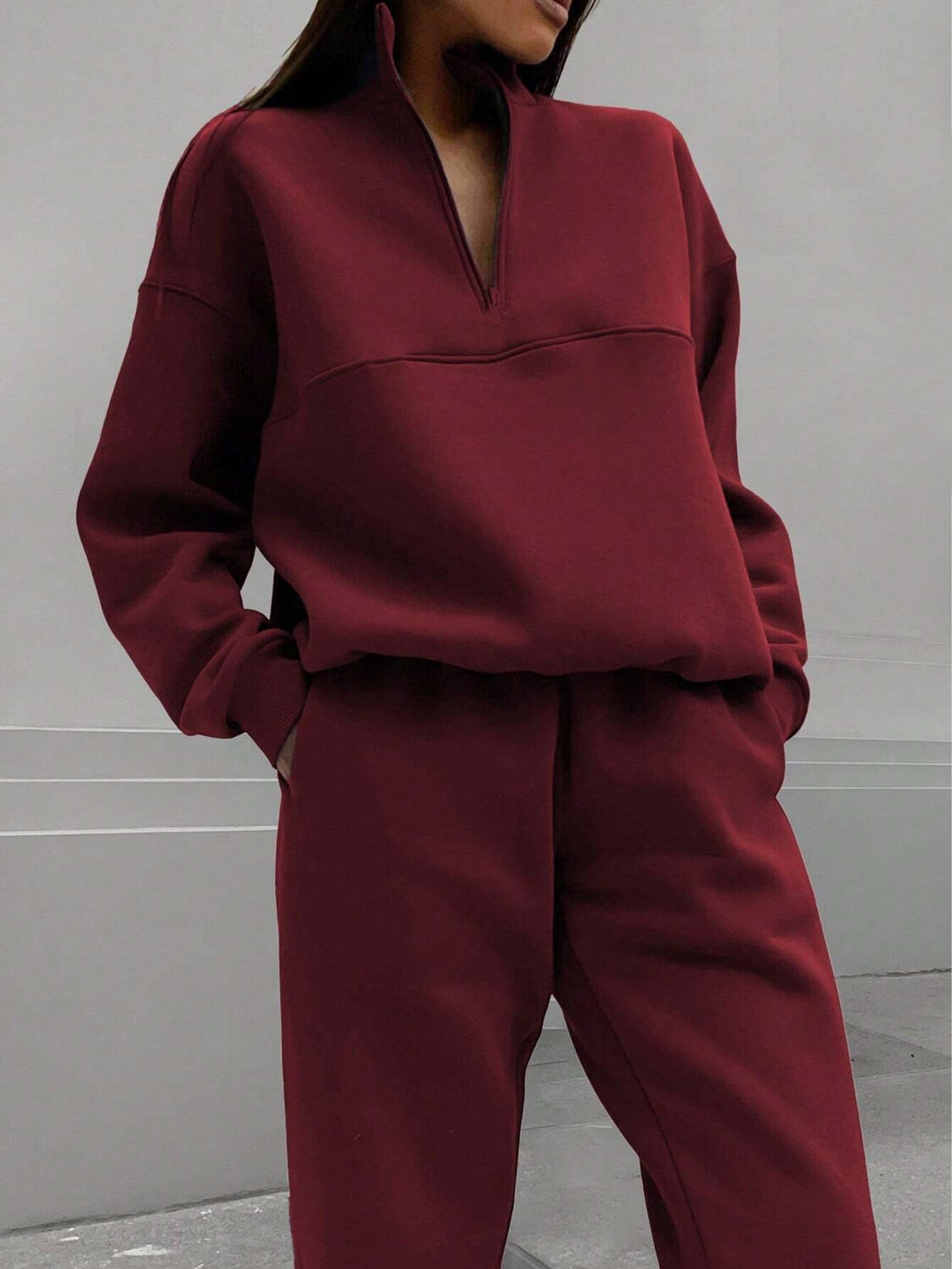 Women's sweatshirt and jogging pants set with modern stand-up collar Lisslune