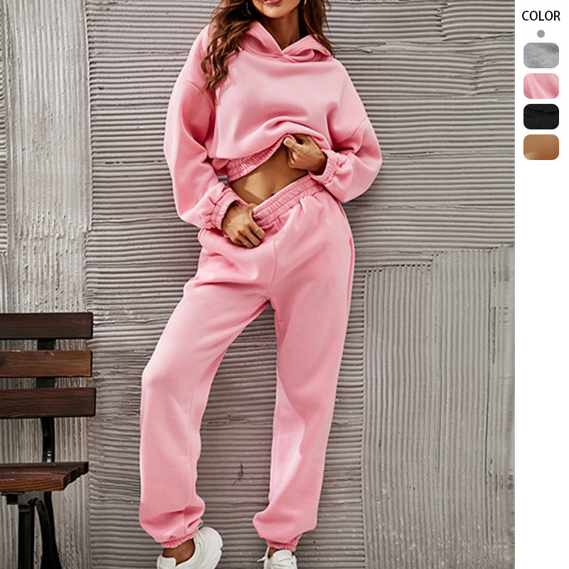 Women's tracksuit with a casual cut and elastic waistband
