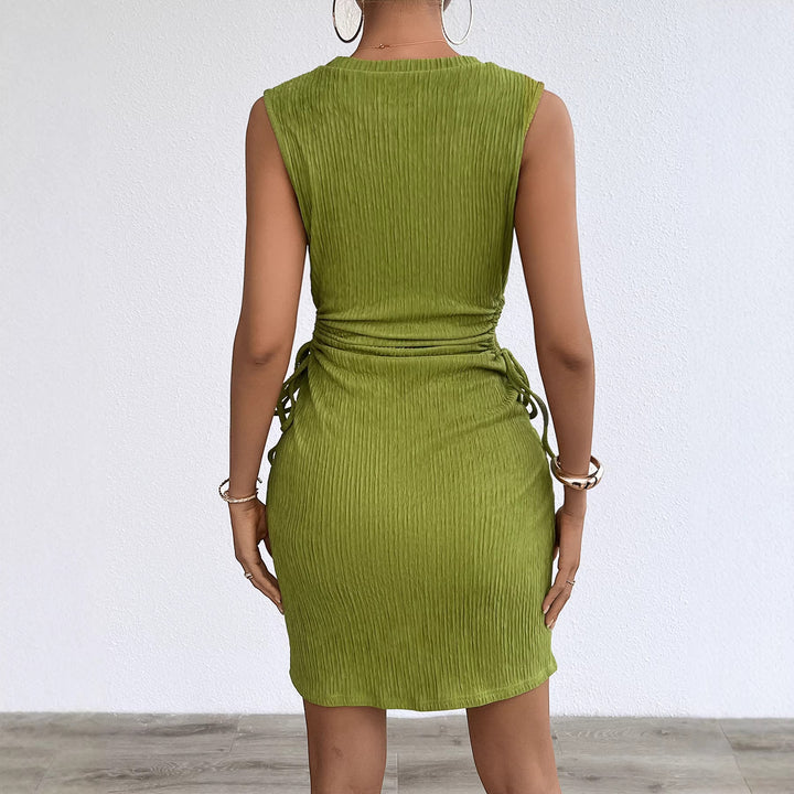 Women's body-hugging midi dress with side gathering and elegant ribbed texture