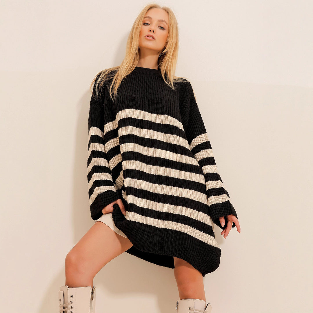 Women's Oversized Knitted Dress with Striped Pattern Lisslune