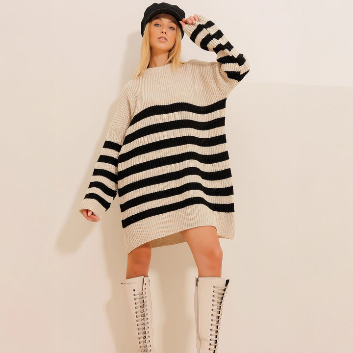 Women Oversized Knit Dress with Striped Pattern Lisslune