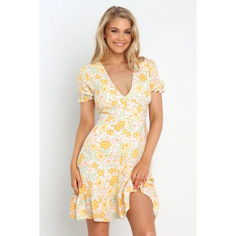 Ladies mini dress in romantic garden style with voluminous sleeves and playful hem