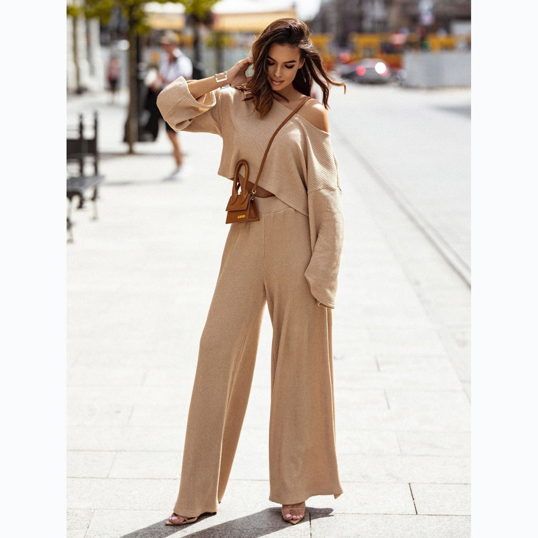 Women's Casual Two-Piece Set with Soft Fabric and Fashionable Oversized Sleeves