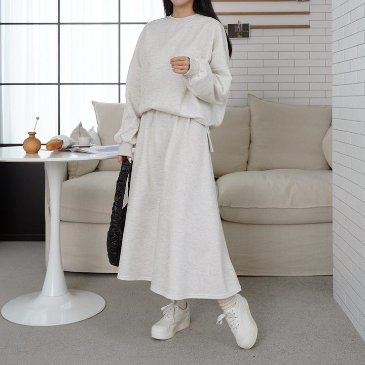Women Casual Sweatshirt and Maxi Skirt Set with Practical Pockets and Elegant Cut Lisslune