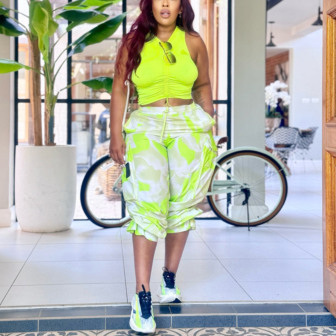 Women’s crop top with ruching and sporty chino pants Lisslune