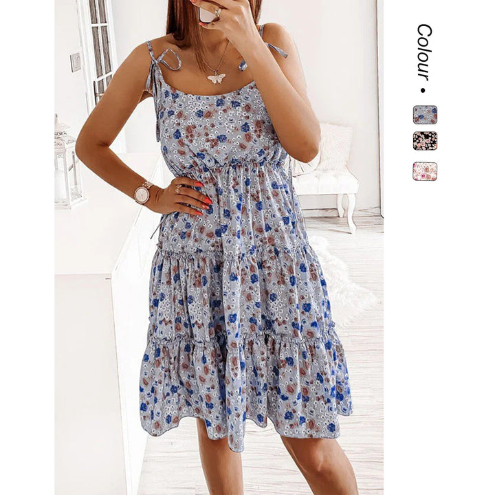 Ladies Wonderland dress with playful floral print and casual fit