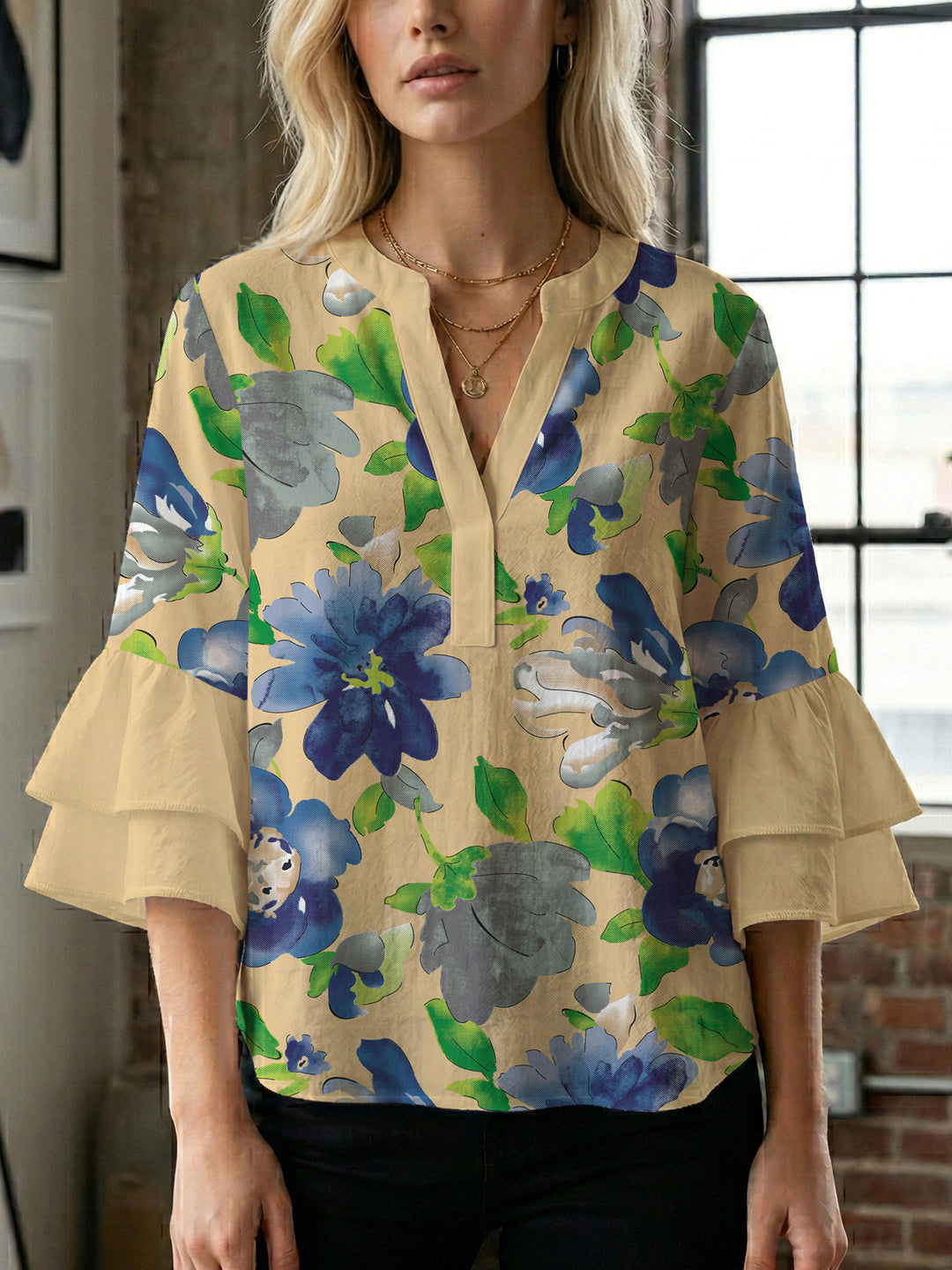 Women's blouse with voluminous sleeves and floral design Lisslune