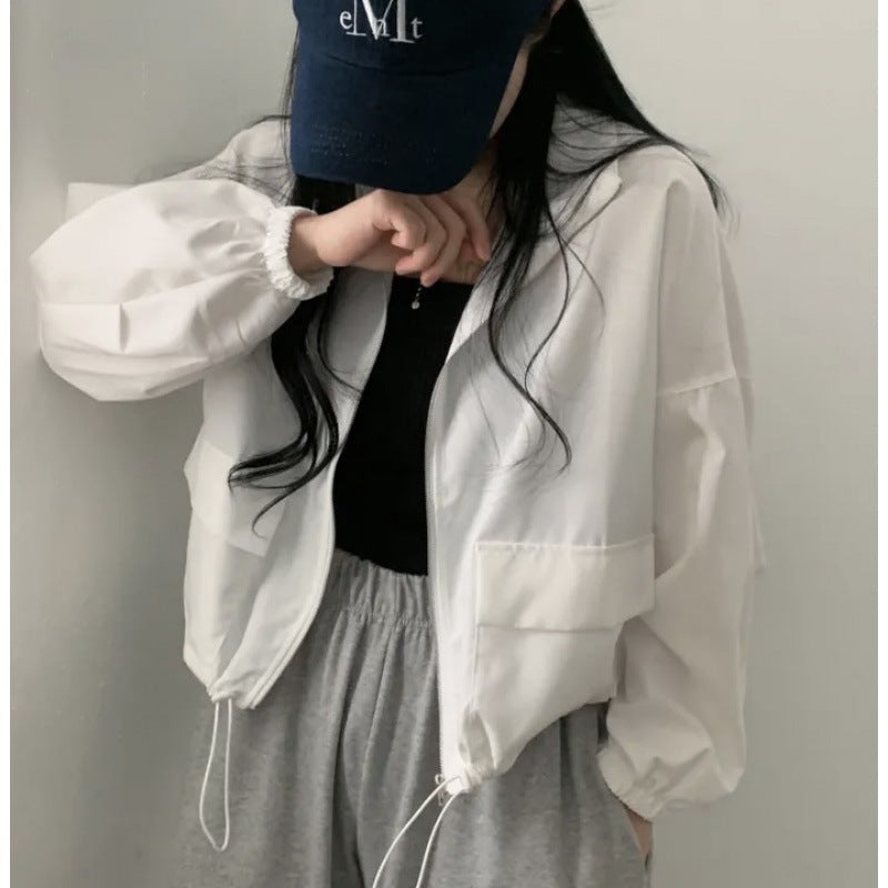 Women's cropped jacket with elastic cuffs and casual fit