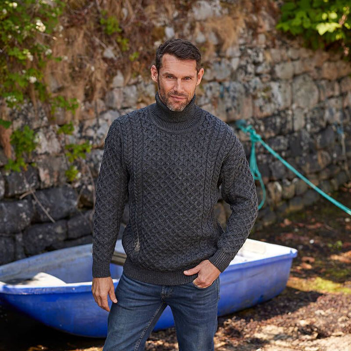 Men's knitted sweater with cable pattern and high collar Lisslune