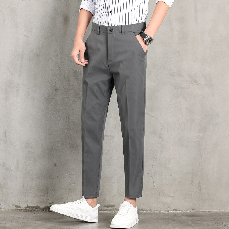 Men's modern chinos with a slim fit cut and practical side pockets Lisslune