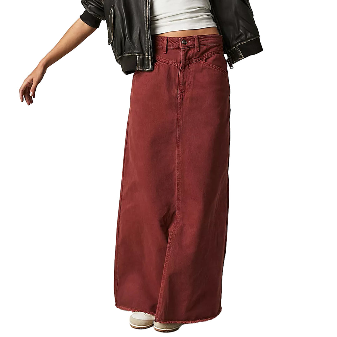 Women's maxi skirt made of black denim with side pockets and a relaxed fit Lisslune