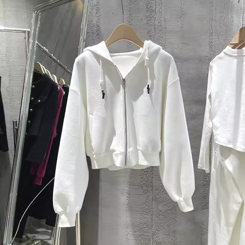 Women’s cropped hoodie with a casual cut and elastic cuffs