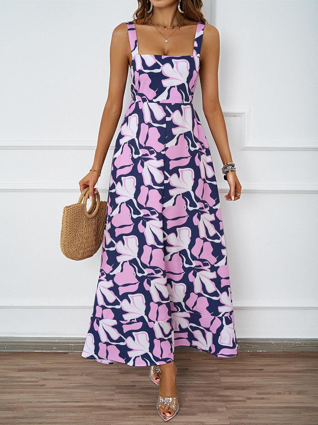 Ladies maxi dress with modern floral design and flattering silhouette Lisslune