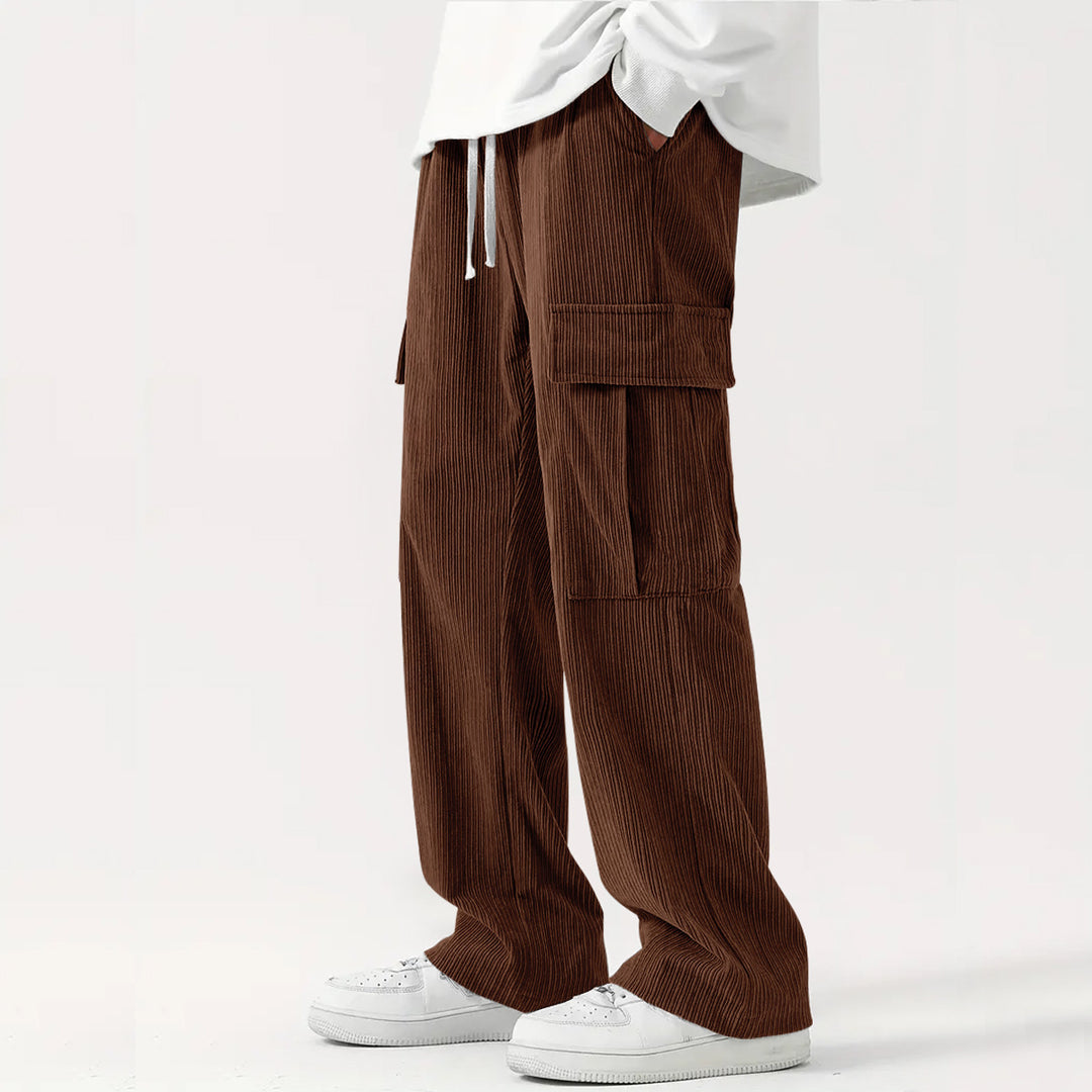 Men's cargo pants with a loose fit and practical side pockets Lisslune