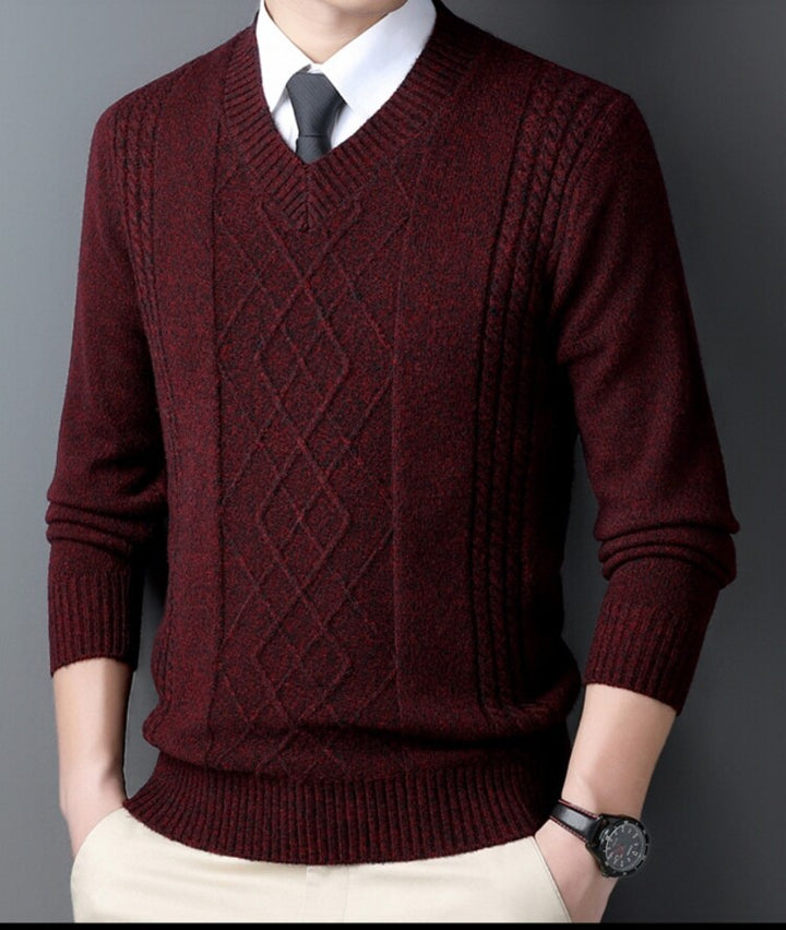 Men's V-Neck Sweater in Modern Cable Pattern Lisslune