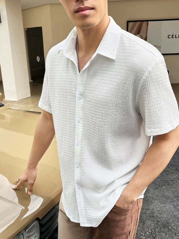 Men's short-sleeve shirt with textured fabric and fashionable collar Lisslune