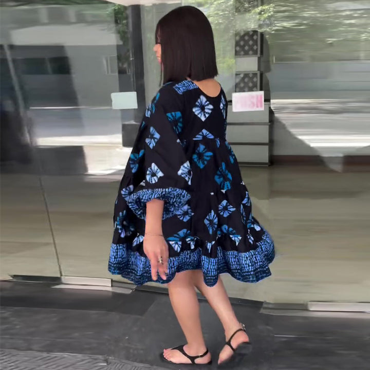 Women's casual dress with relaxed fit and voluminous sleeves
