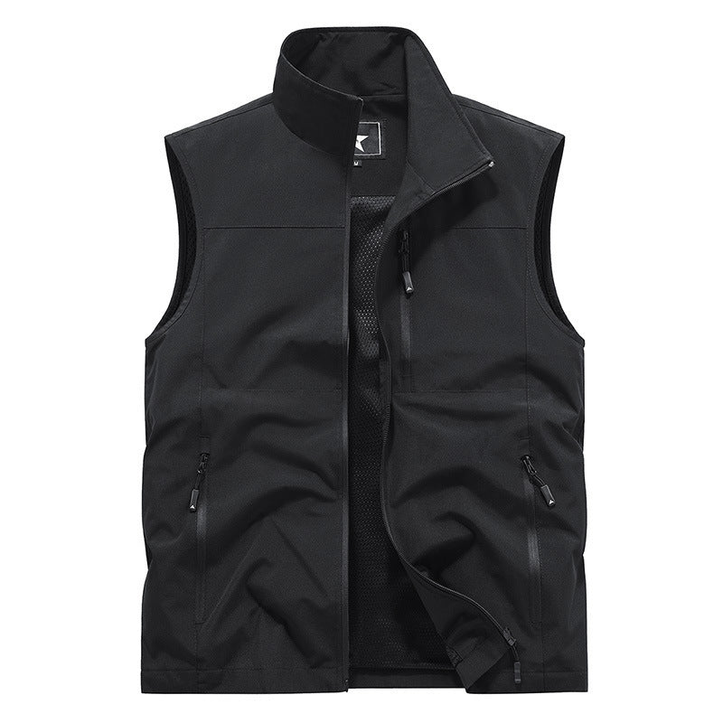 Men's technical outdoor vest with breathable panels and multifunctional pockets Lisslune