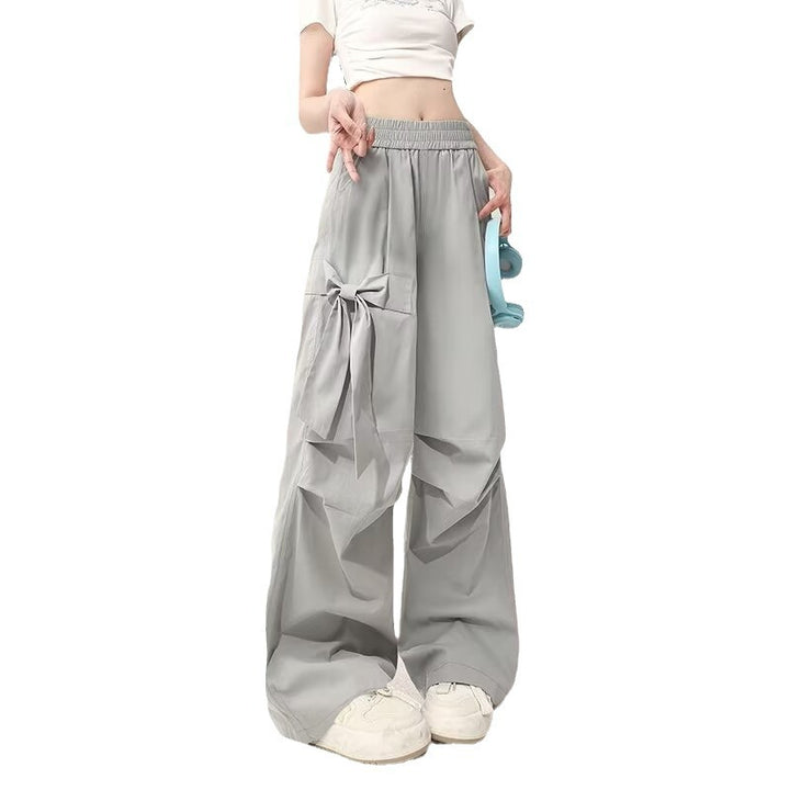 Women's cargo pants with a wide cut and practical side pockets