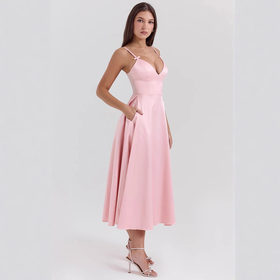 Women's maxi dress with elegant V-neck and flowing skirt