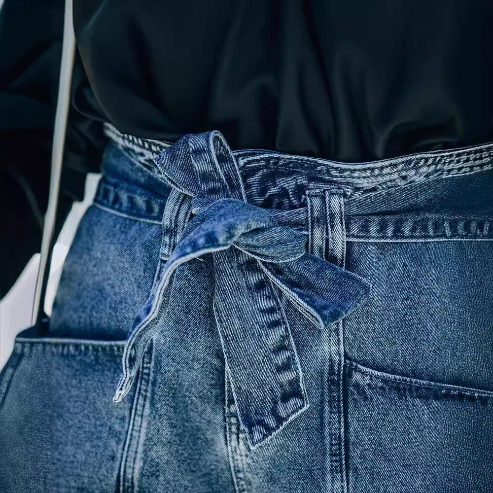 Women's denim shorts with high waist and belt