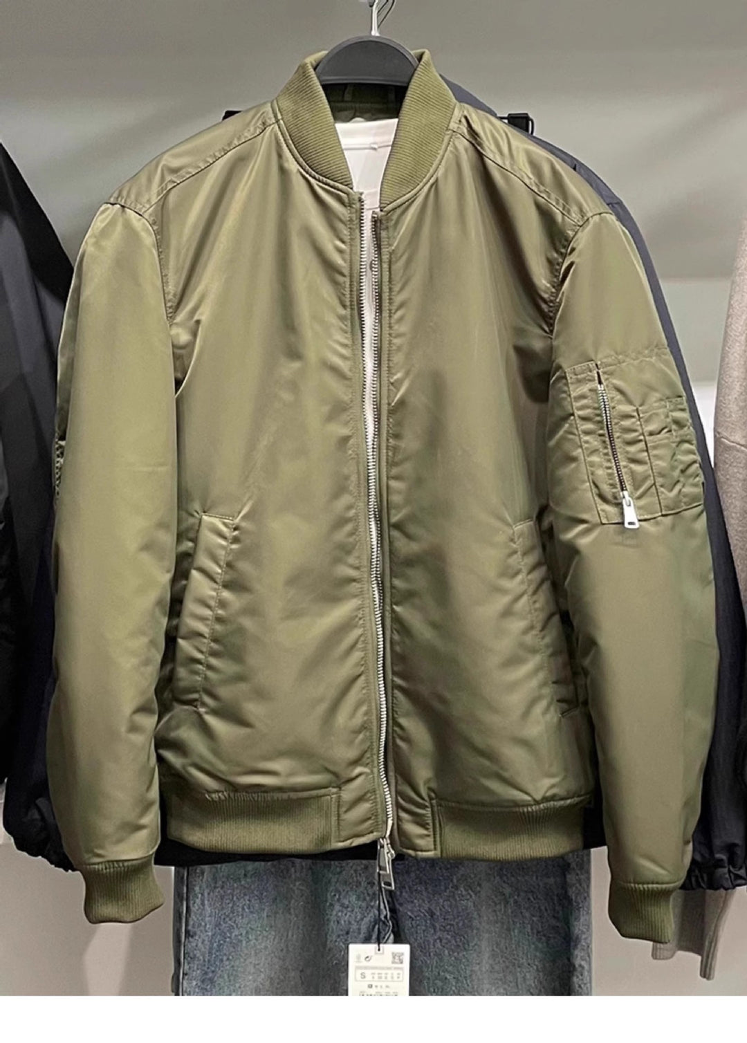 Men's casual bomber jacket with practical pockets and high-closing zipper Lisslune