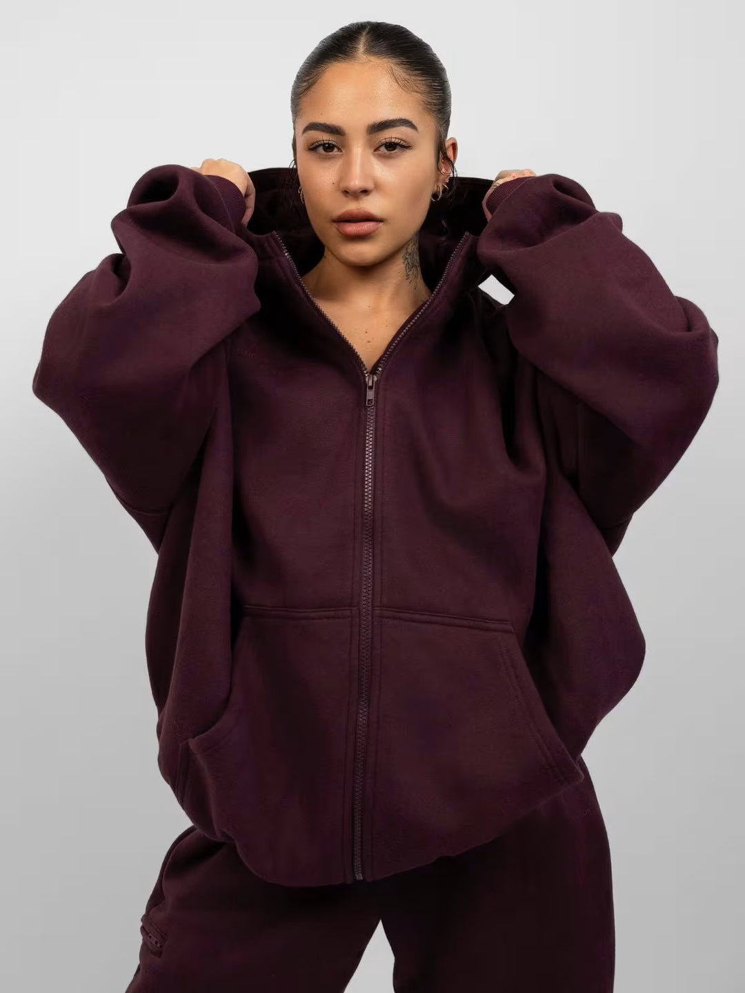 Ladies sporty fleece suit with high collar and practical pockets Lisslune