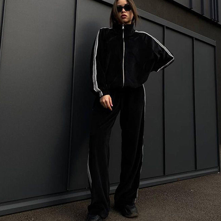 Women's sporty fleece loungewear set with practical pockets and high collar Lisslune