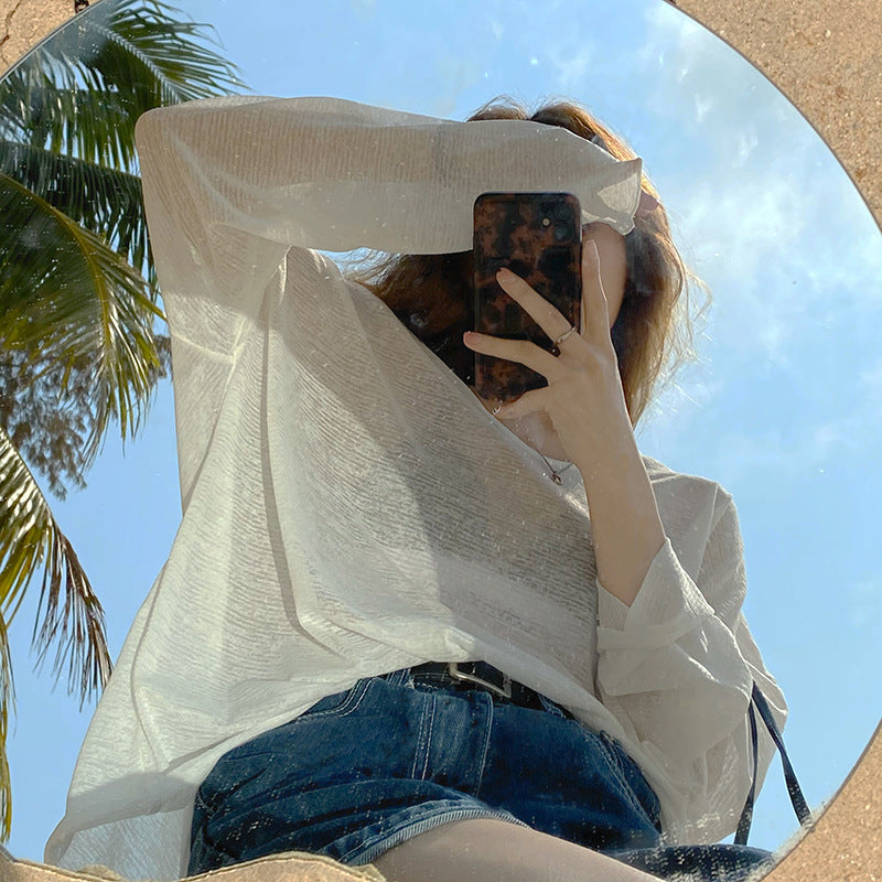 Women's cropped sweatshirt in modern batik design with wide sleeves and round neckline Lisslune