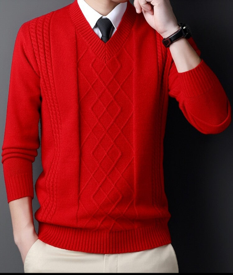 Men's V-Neck Sweater in Modern Cable Pattern Lisslune