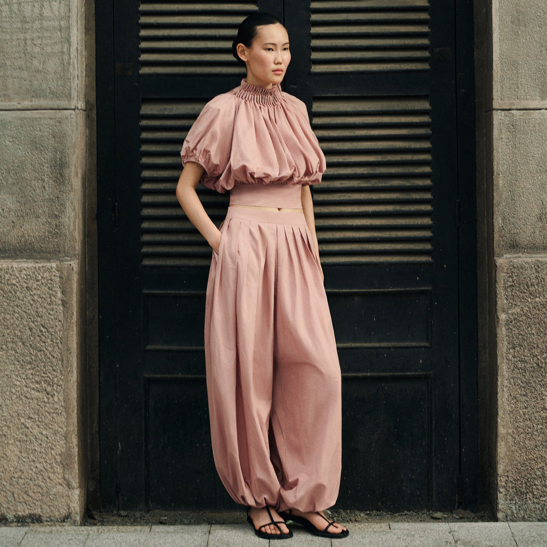 Women's crop top with voluminous puff sleeves and waist emphasis Lisslune