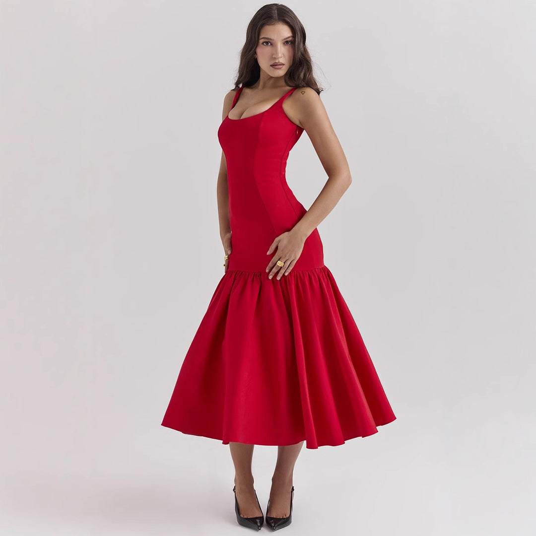 Women's maxi dress with chic waist emphasis and voluminous skirt