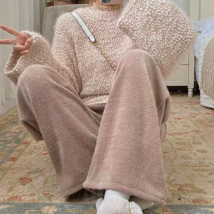 Women’s Knit Loungewear Set with Elegant Roll Neck and Luxurious Materials Lisslune