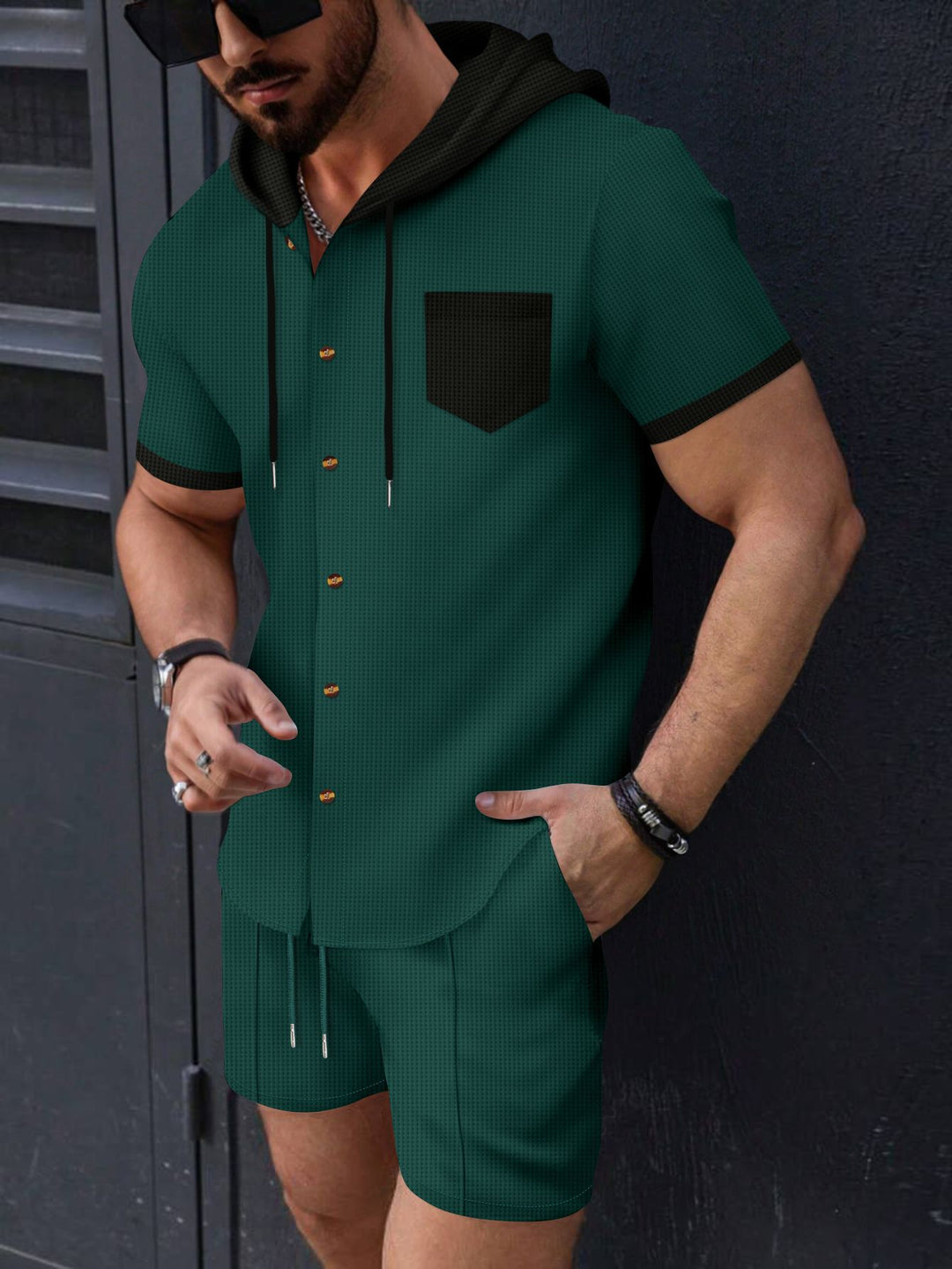 Men's fashionable short-sleeve shirt with matching shorts and practical hooded design Lisslune