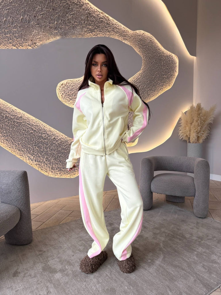 Women's sporty tracksuit with modern zipper and side stripes Lisslune