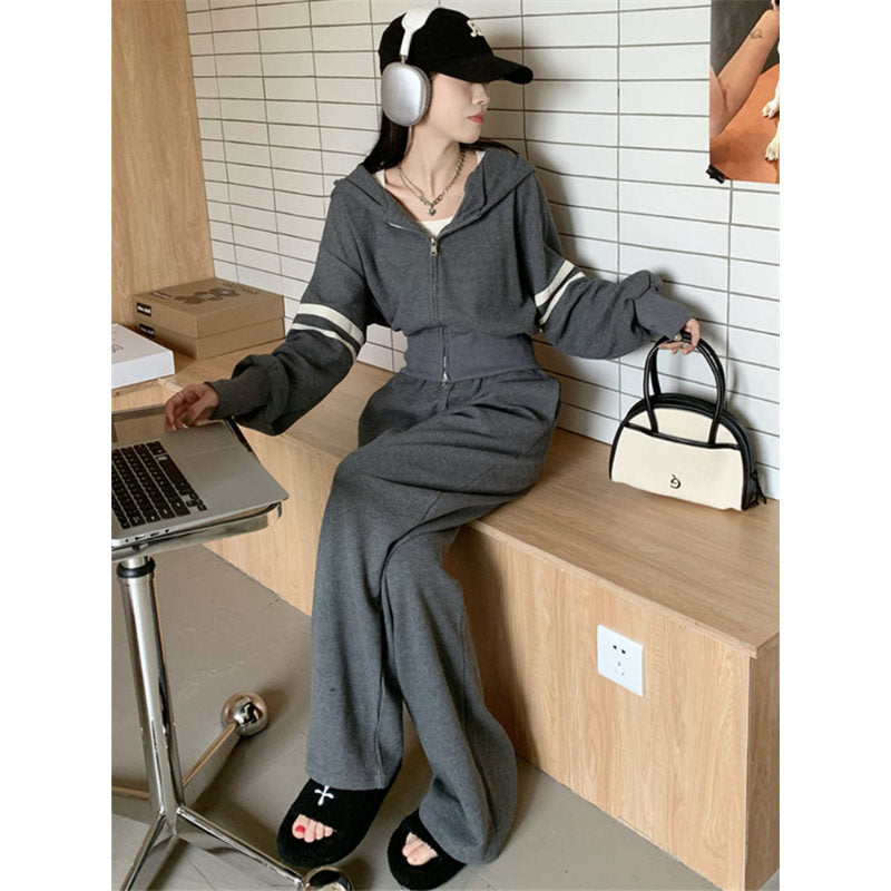 Women's sporty hoodie and jogging pants set with sporty zipper and wide cut Lisslune