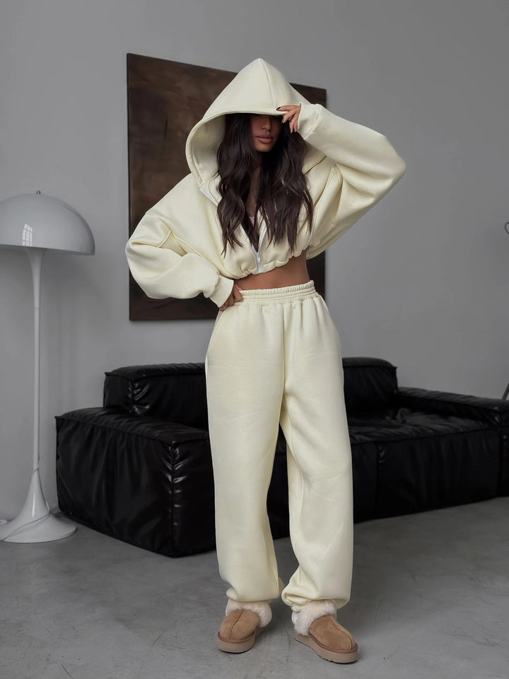 Women's sporty cropped hoodie and wide jogger pants set Lisslune