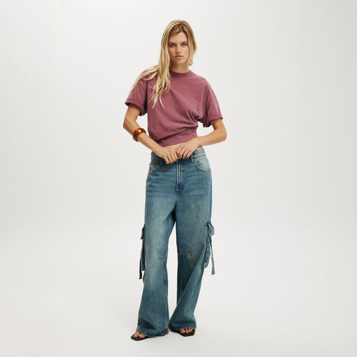 Women's casual cargo jeans in a loose fit with practical pockets Lisslune