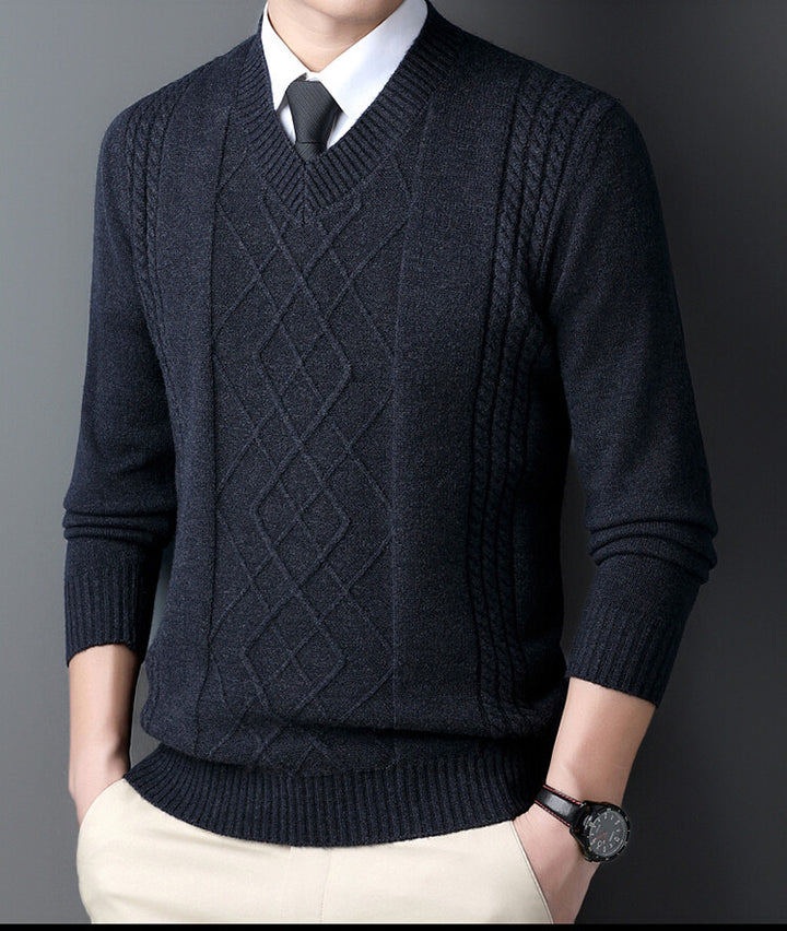 Men's V-Neck Sweater in Modern Cable Pattern Lisslune