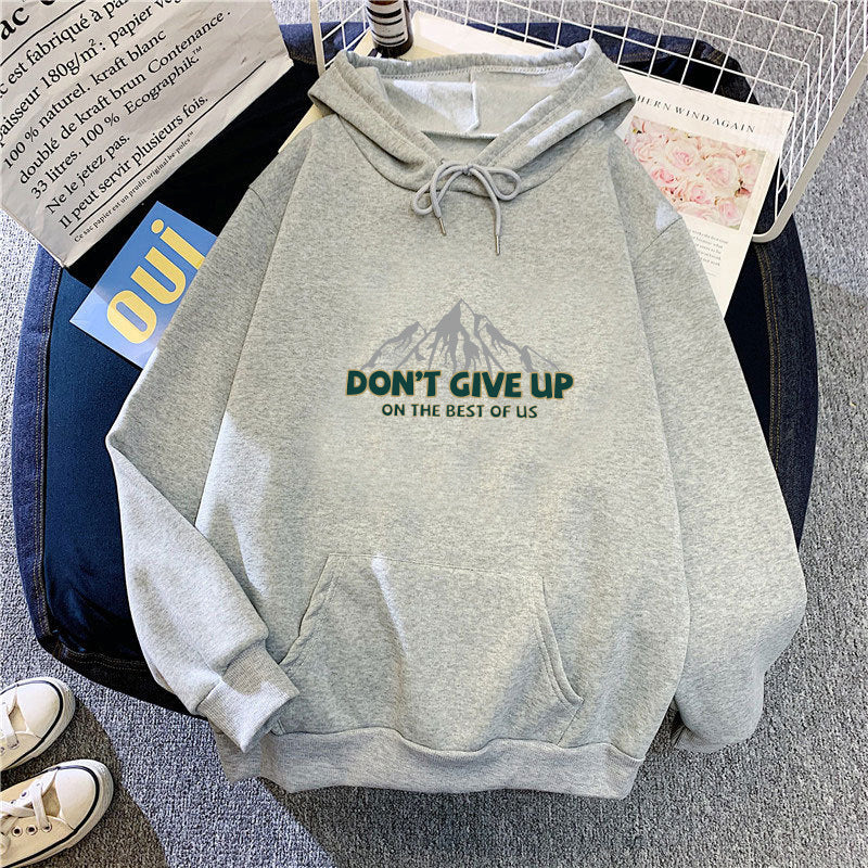 Women's hoodie with motivating mountain design Lisslune