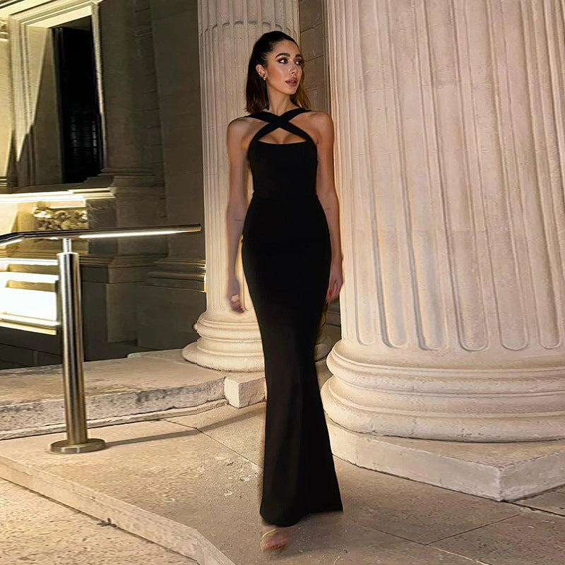 Ladies Elegant Evening Dress with Refined Cut-Outs and High Slit