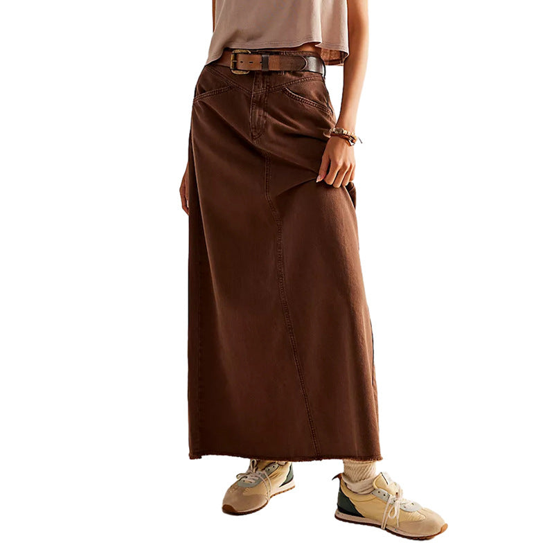 Women's maxi skirt made of black denim with side pockets and a relaxed fit Lisslune