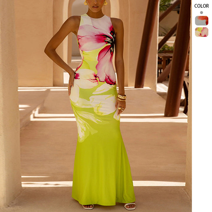 Women's maxi dress with floral accents and figure-hugging cut Lisslune